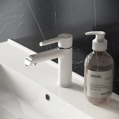 Смеситель для раковины GROSSMAN Alba 510.K35.06.100/000 хром с белым Смеситель для раковины GROSSMAN Alba 510.K35.06.100/000 хром с белым