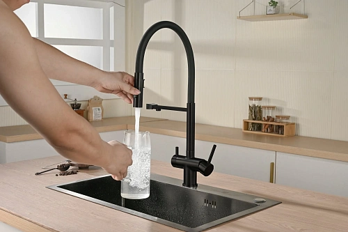 Смеситель для кухни Vincea VKF-120MB, черный Смеситель для кухни Vincea VKF-120MB, черный