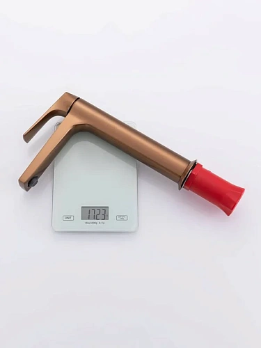 Смеситель для раковины Raglo R07.15.33 высокий, монолитный, матовая медь Смеситель для раковины Raglo R07.15.33 высокий, монолитный, матовая медь