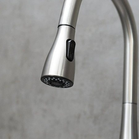 Смеситель для кухни Lemark Expert LM5084S с выдвижным поворотным изливом, сталь Смеситель для кухни Lemark Expert LM5084S с выдвижным поворотным изливом, сталь