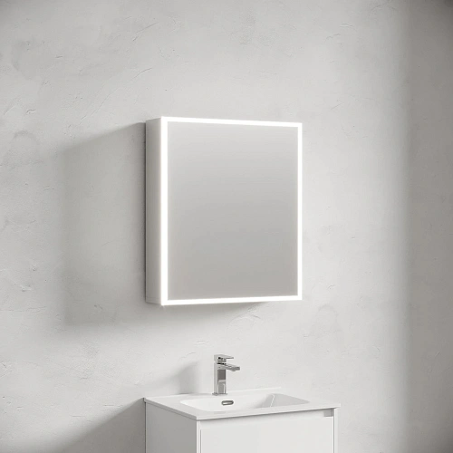 Зеркальный шкаф Sancos Evoke SC8060 600x700х136 мм, из алюминия с LED подсветкой Зеркальный шкаф Sancos Evoke SC8060 600x700х136 мм, из алюминия с LED подсветкой