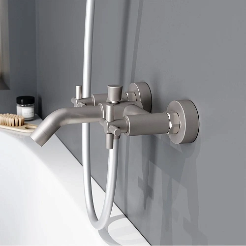 Смеситель для ванны Damixa RedBlu Neo Classic 281000000 никель сатин Смеситель для ванны Damixa RedBlu Neo Classic 281000000 никель сатин