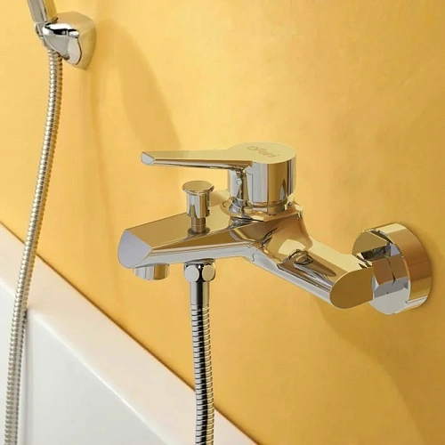 Смеситель для ванны Paini Messina MECR111 без аксессуаров, хром Смеситель для ванны Paini Messina MECR111 без аксессуаров, хром