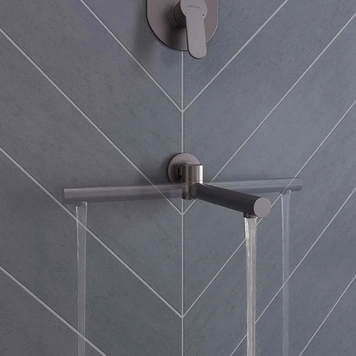 Душевая система BERGES NARDIS 3R встраиваемая, поворотный излив, оружейная сталь 071009 Душевая система BERGES NARDIS 3R встраиваемая, поворотный излив, оружейная сталь 071009