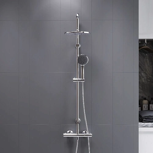 Душевая система Dorff Futura D0710400 с термостатом, хром Душевая система Dorff Futura D0710400 с термостатом, хром