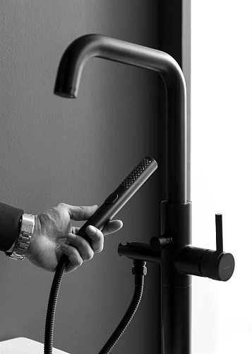 Смеситель для ванны с душем Allen Brau Priority 5.31008-31 Смеситель для ванны с душем Allen Brau Priority 5.31008-31