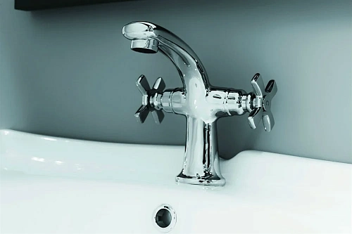 Смеситель для раковины Orange Kristi M33-021cr Смеситель для раковины Orange Kristi M33-021cr