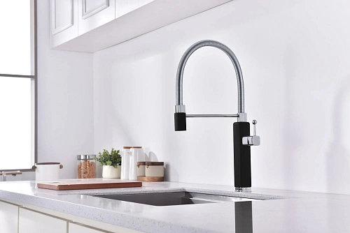 Смеситель для кухни Vincea VKF-101MB, черный Смеситель для кухни Vincea VKF-101MB, черный