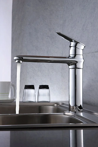 Смеситель для кухни Lemark Status LM4404C, хром Смеситель для кухни Lemark Status LM4404C, хром