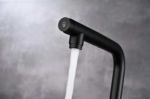 Смеситель для кухни AQUAme Cucina AQM9903MB с выдвижным изливом, с подключением к фильтру с питьевой водой, черный матовый Смеситель для кухни AQUAme Cucina AQM9903MB с выдвижным изливом, с подключением к фильтру с питьевой водой, черный матовый