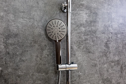 Душевая система Agger Thermo A2461100 термостат с изливом, хром Душевая система Agger Thermo A2461100 термостат с изливом, хром