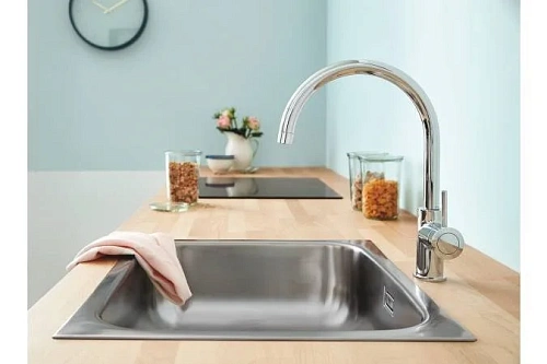Смеситель для кухни GROHE BauClassic с высоким C-образным изливом, хром (31535001) Смеситель для кухни GROHE BauClassic с высоким C-образным изливом, хром (31535001)