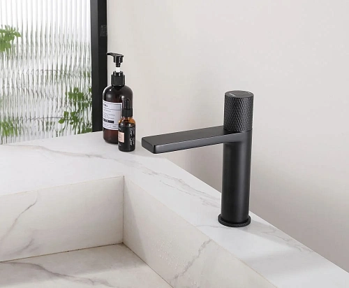 Смеситель для раковины ABBER Rund AF8710B черный матовый Смеситель для раковины ABBER Rund AF8710B черный матовый