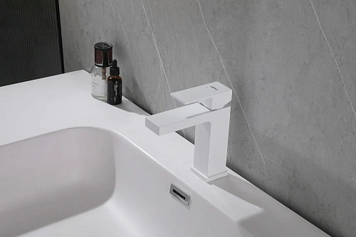 Смеситель для раковины ABBER Daheim AF8210W белый матовый Смеситель для раковины ABBER Daheim AF8210W белый матовый