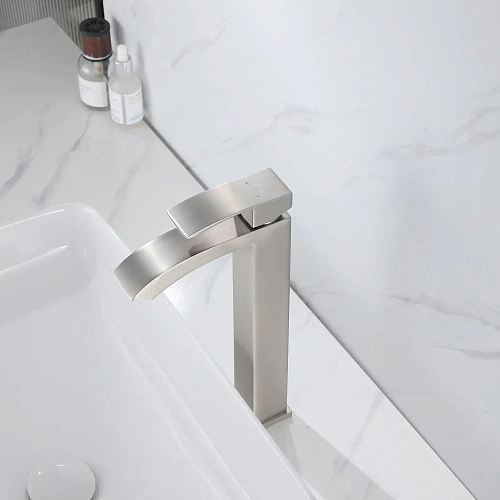 Смеситель для раковины ABBER Wasserfall AF8611SP для накладной раковины, сатин Смеситель для раковины ABBER Wasserfall AF8611SP для накладной раковины, сатин