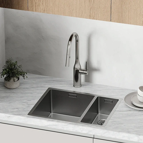 Смеситель для кухни Sancos Grand SC4002BNG с вытяжным изливом, нержавеющая сталь Смеситель для кухни Sancos Grand SC4002BNG с вытяжным изливом, нержавеющая сталь