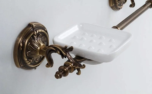 Полотенцедержатель ART&MAX BAROCCO AM-2057P-Br бронза с мыльницей Полотенцедержатель ART&MAX BAROCCO AM-2057P-Br бронза с мыльницей