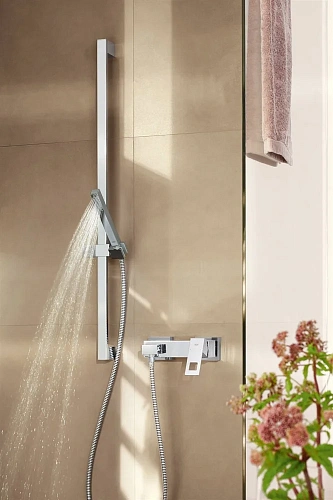 Душевой гарнитур GROHE Euphoria Cube (Душевая лейка, штанга 900 мм, шланг 1750 мм), хром (27700000) Душевой гарнитур GROHE Euphoria Cube (Душевая лейка, штанга 900 мм, шланг 1750 мм), хром (27700000)