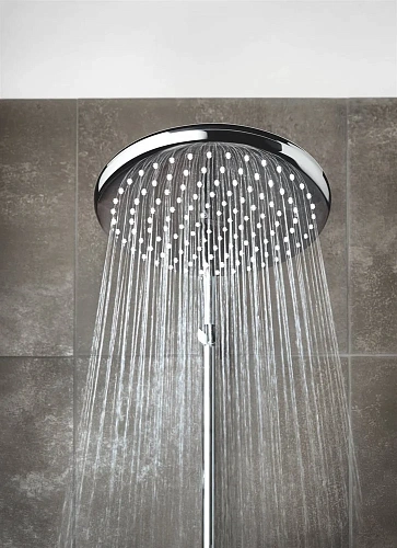 Душевая система GROHE Tempesta Cosmopolitan 250 со смесителем для ванны хром (26674000) Душевая система GROHE Tempesta Cosmopolitan 250 со смесителем для ванны хром (26674000)