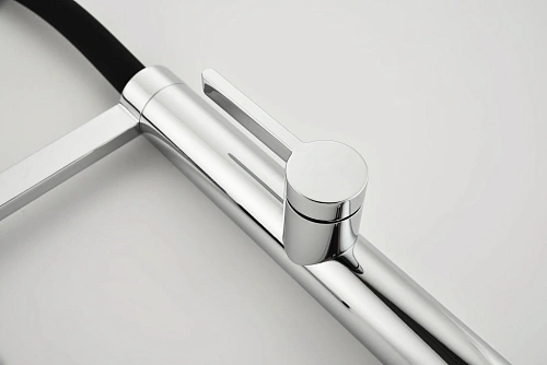 Смеситель для кухни AQUAme Cucina AQM9904CR с гибким изливом, хром Смеситель для кухни AQUAme Cucina AQM9904CR с гибким изливом, хром