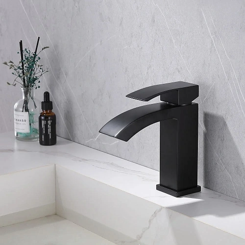 Смеситель для раковины ABBER Wasserfall AF8610B черный матовый Смеситель для раковины ABBER Wasserfall AF8610B черный матовый