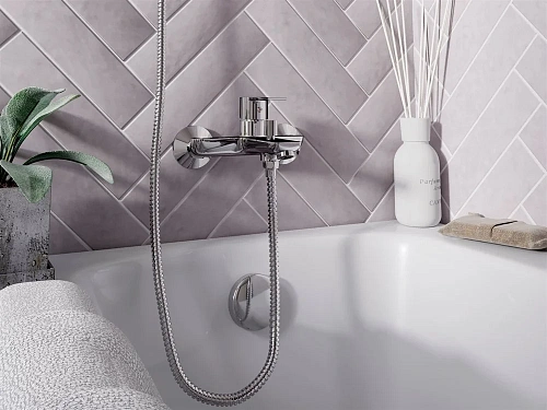 Смеситель для ванны STWORKI Хельсинки by Damixa Хельсинки HFHS10000 хром однорычажный, настенный, ла 427469 Смеситель для ванны STWORKI Хельсинки by Damixa Хельсинки HFHS10000 хром однорычажный, настенный, ла 427469