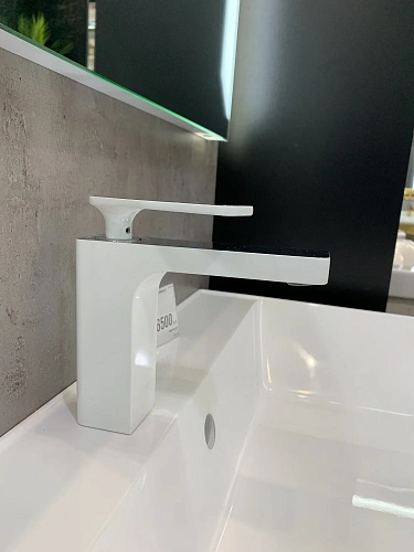 Смеситель для раковины Timo Torne 4361/00-16F хром-белый Смеситель для раковины Timo Torne 4361/00-16F хром-белый