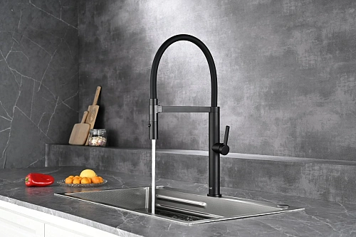 Смеситель для кухни AQUAme Cucina AQM9904MB с гибким изливом, черный матовый Смеситель для кухни AQUAme Cucina AQM9904MB с гибким изливом, черный матовый