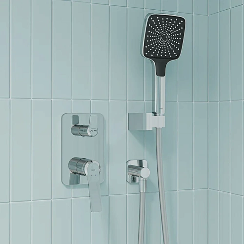 Душевая система IDDIS Parker PARSB02i67 встраиваемая, глянцевый хром Душевая система IDDIS Parker PARSB02i67 встраиваемая, глянцевый хром