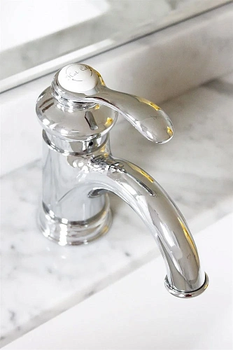 Смеситель для раковины Jacob Delafon Fairfax E72090-CP с донным клапаном Смеситель для раковины Jacob Delafon Fairfax E72090-CP с донным клапаном