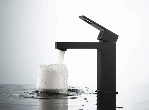 Смеситель для раковины Timo Briana 7161/03F черный Смеситель для раковины Timo Briana 7161/03F черный