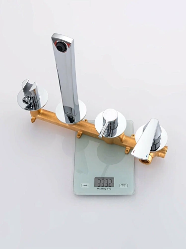 Смеситель для ванны Raglo R07.32 встраиваемый, излив монолитный 20 см, хром Смеситель для ванны Raglo R07.32 встраиваемый, излив монолитный 20 см, хром