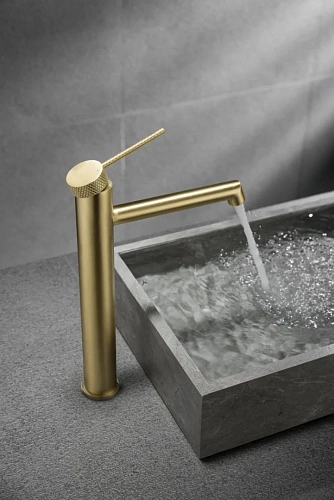 Смеситель для раковины Vincea VBF-2RM2BG однорычажный, брашированное золото Смеситель для раковины Vincea VBF-2RM2BG однорычажный, брашированное золото