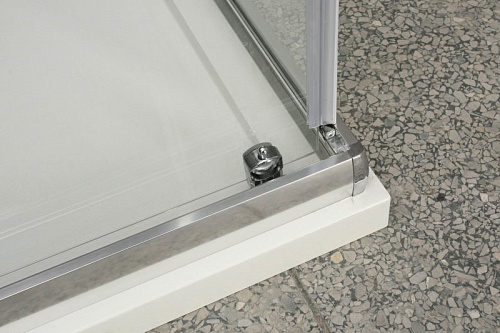 Душевой уголок BelBagno Uno A2 95 см прозрачное стекло UNO-A-2-95-C-Cr 950x950 мм Душевой уголок BelBagno Uno A2 95 см прозрачное стекло UNO-A-2-95-C-Cr 950x950 мм