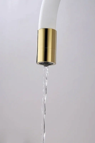 Смеситель для кухни Paulmark Salix золото белый шланг Sa213419-Gw Смеситель для кухни Paulmark Salix золото белый шланг Sa213419-Gw