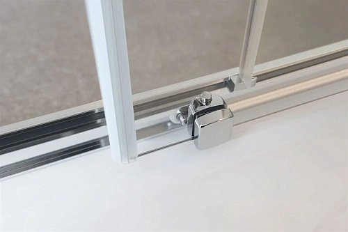 Душевой уголок Vincea Scala VSS-2SC800CL, 800x800, хром, стекло прозрачное Душевой уголок Vincea Scala VSS-2SC800CL, 800x800, хром, стекло прозрачное