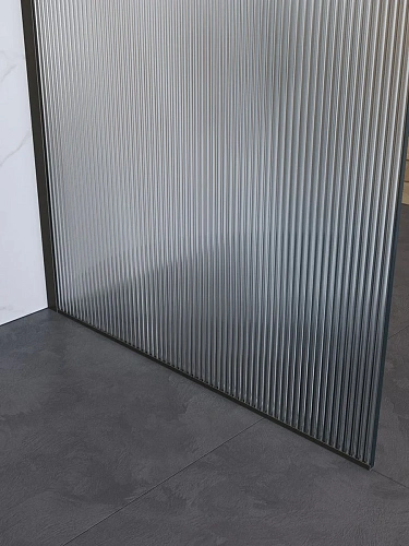 Душевая перегородка BelBagno UNO-L-1-TB-100-FL-GM 100 см, профиль оружейная сталь, стекло рифленая Душевая перегородка BelBagno UNO-L-1-TB-100-FL-GM 100 см, профиль оружейная сталь, стекло рифленая