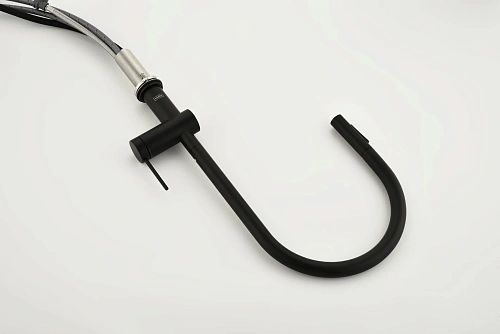 Смеситель для кухни AQUAme Cucina AQM9901MB с выдвижным изливом,черный матовый Смеситель для кухни AQUAme Cucina AQM9901MB с выдвижным изливом,черный матовый