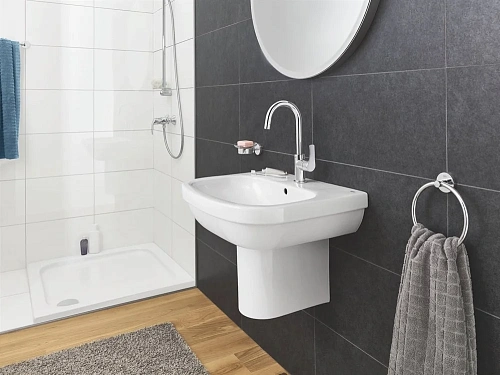 Раковина GROHE Euro Ceramic 65 см, альпин-белый (39323000) Раковина GROHE Euro Ceramic 65 см, альпин-белый (39323000)