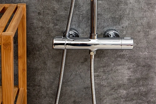 Душевая система Agger Thermo A2451200 с термостатом, хром Душевая система Agger Thermo A2451200 с термостатом, хром