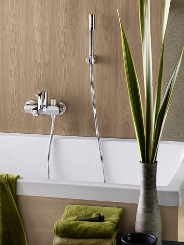 Смеситель для ванны Grohe Lineare с душевым гарнитуром 33850000 Смеситель для ванны Grohe Lineare с душевым гарнитуром 33850000