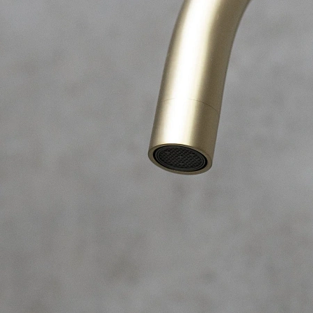 Смеситель для кухни Lemark Expert LM5079LGN с поворотным изливом, светлое золото нано Смеситель для кухни Lemark Expert LM5079LGN с поворотным изливом, светлое золото нано