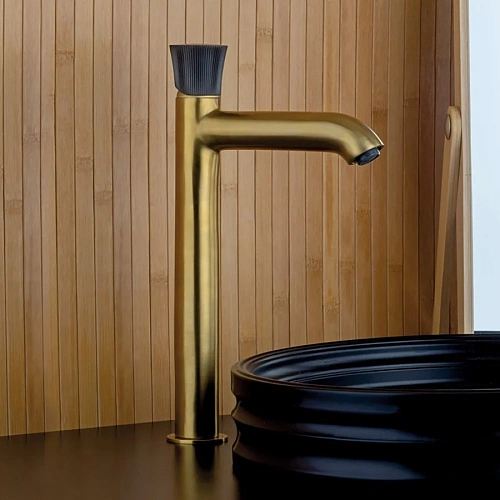 Смеситель для раковины Paini Domus 18PJ205PZLL без донного клапана высокий, матовое золото PVD Смеситель для раковины Paini Domus 18PJ205PZLL без донного клапана высокий, матовое золото PVD