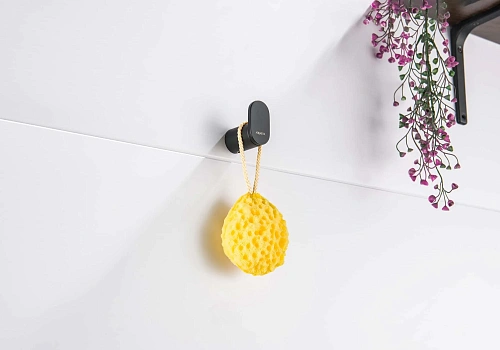 Крючок Aquatek ЛИРА AQ4425MB черный матовый Крючок Aquatek ЛИРА AQ4425MB черный матовый