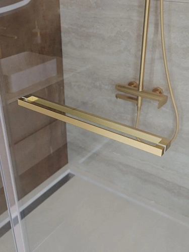 Душевая дверь CEZARES LUX-B-FS-11-120-C-BORO 120 см, профиль брашированное золото, стекло прозрачное Душевая дверь CEZARES LUX-B-FS-11-120-C-BORO 120 см, профиль брашированное золото, стекло прозрачное