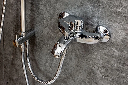 Душевая система Agger Glad A1593500 с изливом, хром Душевая система Agger Glad A1593500 с изливом, хром