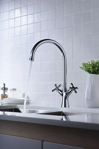 Смеситель для кухни Lemark Duetto (LM5704C) Смеситель для кухни Lemark Duetto (LM5704C)