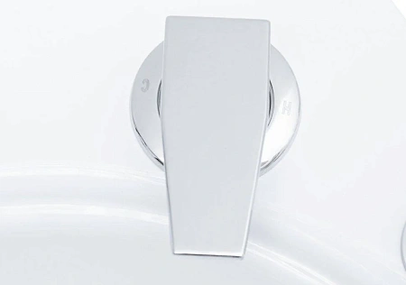 Смеситель на борт ванны Aquanet B12p (с установкой) 00205045 Смеситель на борт ванны Aquanet B12p (с установкой) 00205045