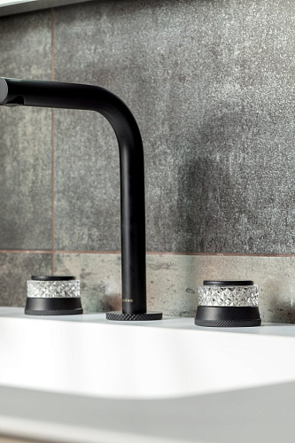 Смеситель для раковины Boheme AURA BLACK 152-CR-B Смеситель для раковины Boheme AURA BLACK 152-CR-B