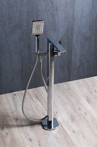 Смеситель для ванны с душем Allen Brau Infinity 5.21009-00 Смеситель для ванны с душем Allen Brau Infinity 5.21009-00